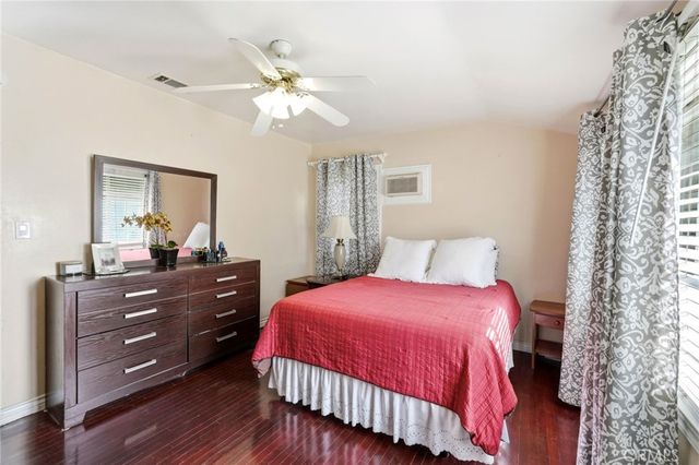 18149 Saticoy, Reseda, CA 91335
