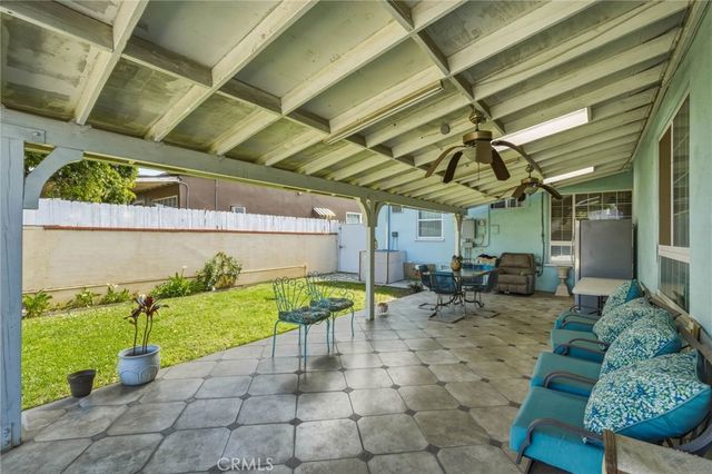 18149 Saticoy, Reseda, CA 91335