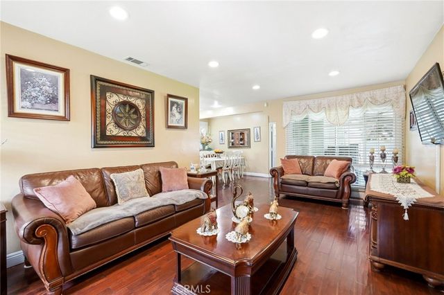 18149 Saticoy, Reseda, CA 91335