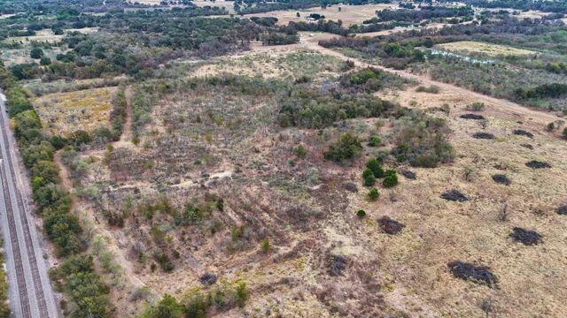 - Cr 218, Cameron, TX 76520