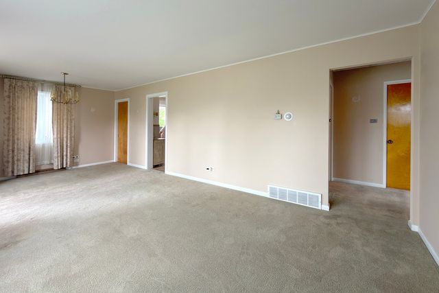 3000 starling Lane, Rolling Meadows, IL 60008