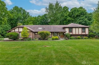640 Woodbourne Trail, Dayton, OH 45459