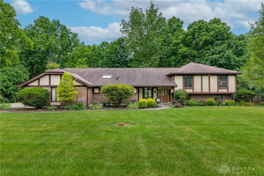 640 Woodbourne Trail, Dayton, OH 45459