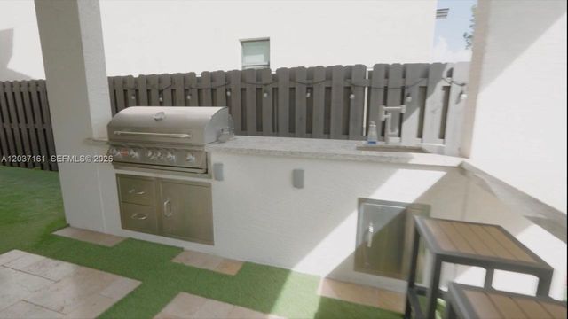 7661 NW 103rd Court, Doral, FL 33178
