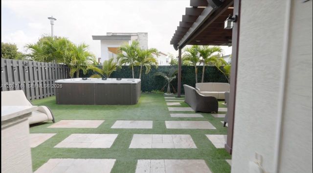 7661 NW 103rd Court, Doral, FL 33178