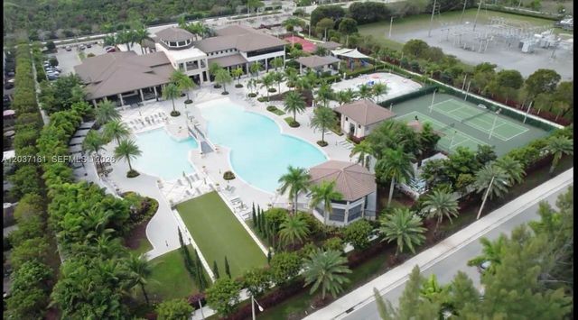 7661 NW 103rd Court, Doral, FL 33178