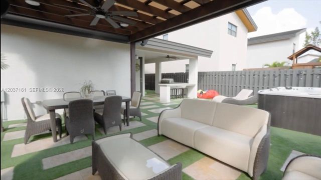 7661 NW 103rd Court, Doral, FL 33178