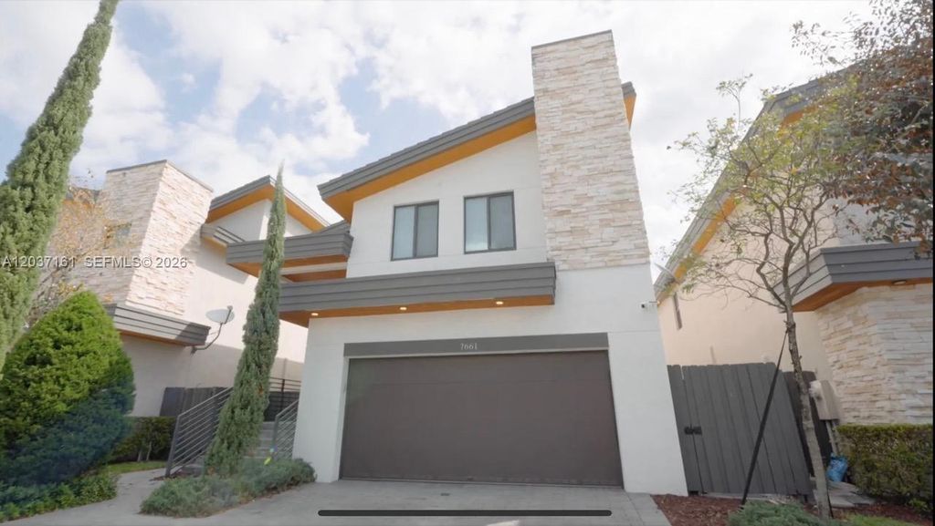 7661 NW 103rd Court, Doral, FL 33178