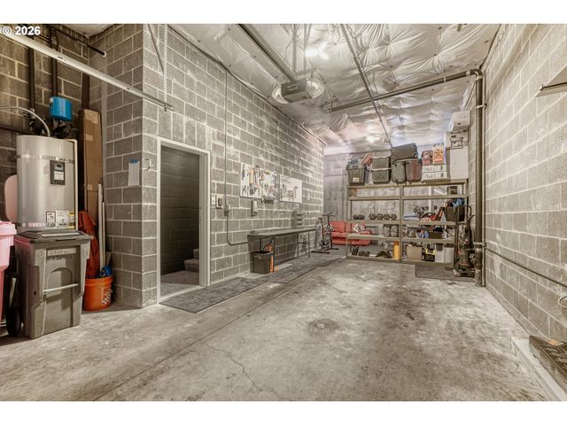 2408 MAIN St, Vancouver, WA 98660