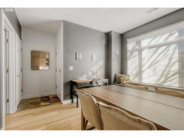 2408 MAIN St, Vancouver, WA 98660