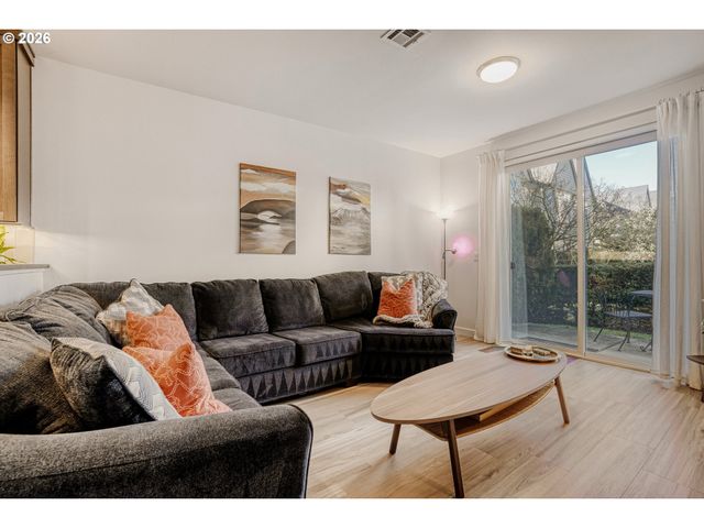 2408 MAIN St, Vancouver, WA 98660