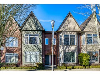 2408 MAIN St, Vancouver, WA 98660