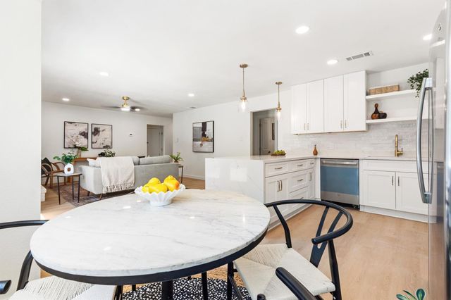 1307 Meadgreen DR, Austin, TX 78758