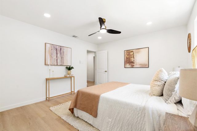 1307 Meadgreen DR, Austin, TX 78758