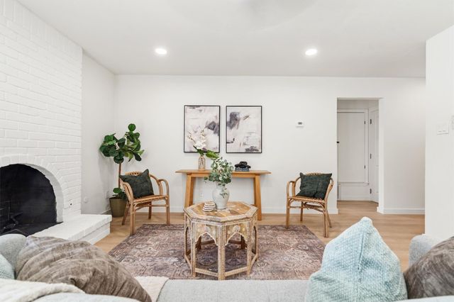 1307 Meadgreen DR, Austin, TX 78758