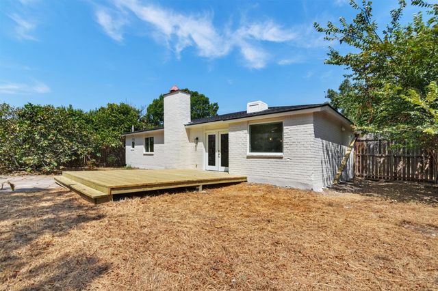 1307 Meadgreen DR, Austin, TX 78758