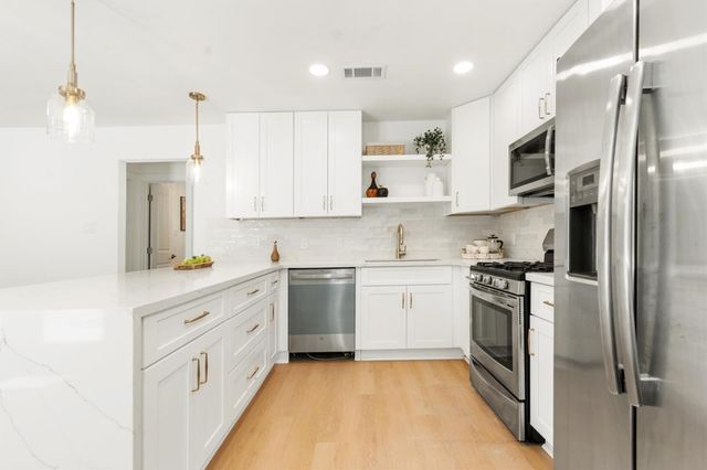 1307 Meadgreen DR, Austin, TX 78758