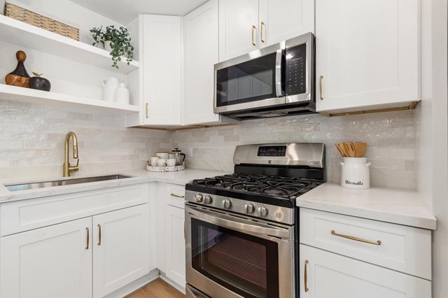 1307 Meadgreen DR, Austin, TX 78758