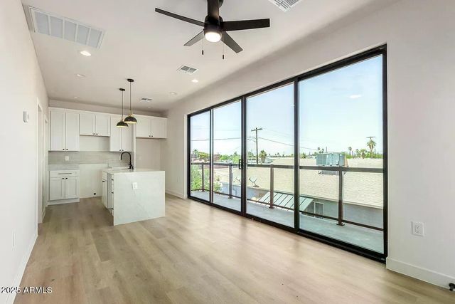 411 N 32ND Place, Phoenix, AZ 85008