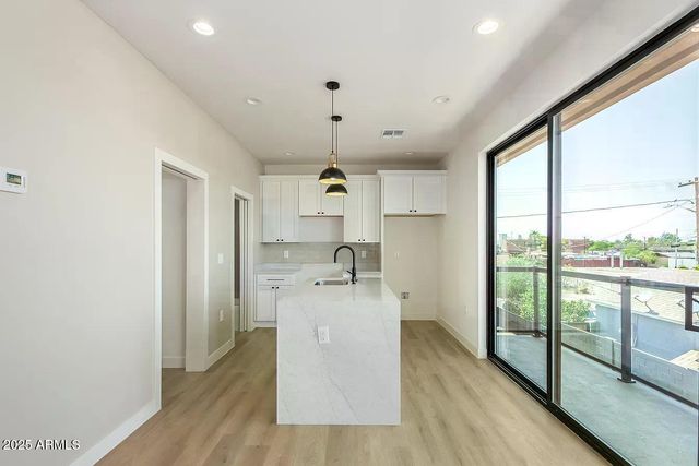 411 N 32ND Place, Phoenix, AZ 85008