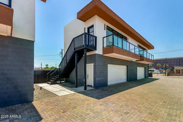 411 N 32ND Place, Phoenix, AZ 85008