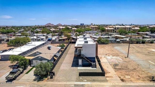 411 N 32ND Place, Phoenix, AZ 85008