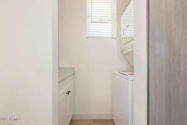 411 N 32ND Place, Phoenix, AZ 85008