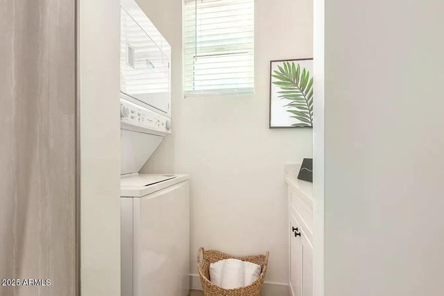 411 N 32ND Place, Phoenix, AZ 85008