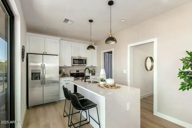 411 N 32ND Place, Phoenix, AZ 85008