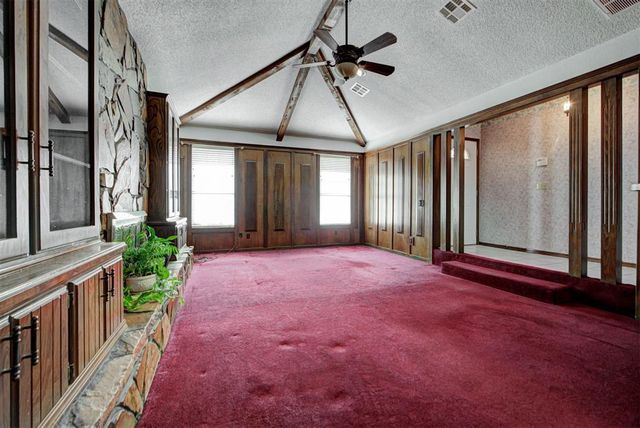 1301 NW 9th Street, Moore, OK 73170