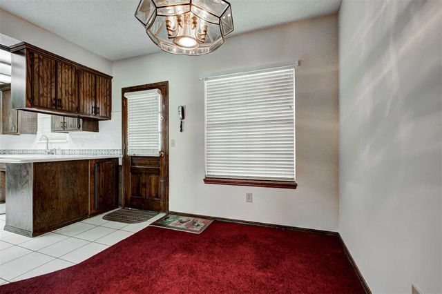 1301 NW 9th Street, Moore, OK 73170