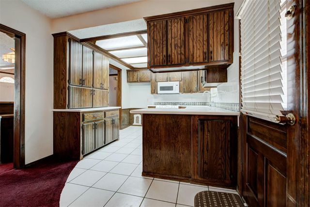 1301 NW 9th Street, Moore, OK 73170