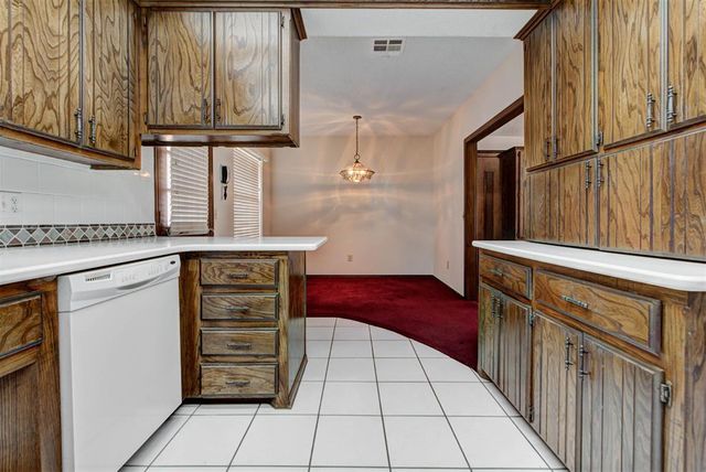 1301 NW 9th Street, Moore, OK 73170