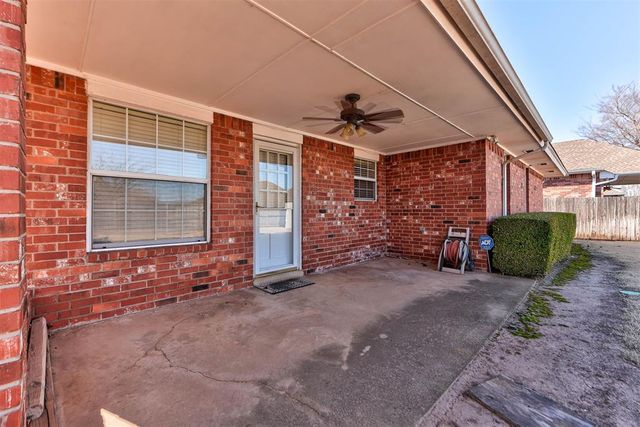 1301 NW 9th Street, Moore, OK 73170