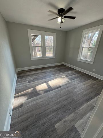 37 W Church Street, Elberton, GA 30635