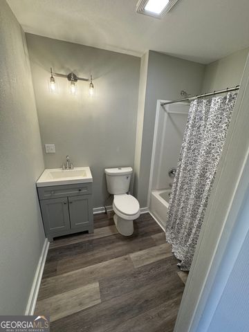 37 W Church Street, Elberton, GA 30635