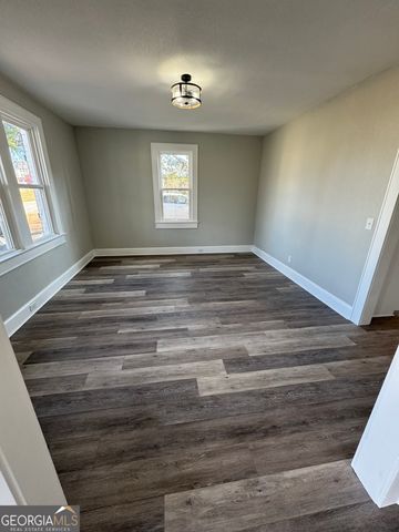 37 W Church Street, Elberton, GA 30635