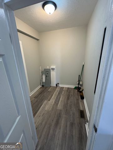 37 W Church Street, Elberton, GA 30635