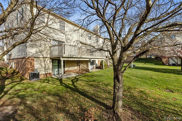 5611 Drake Hollow Drive, West Bloomfield, MI 48322