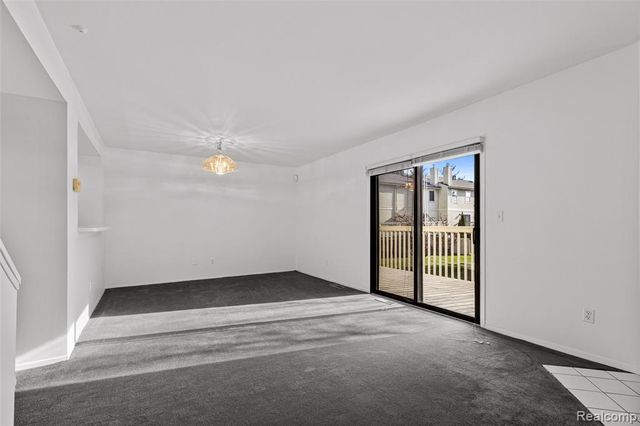 5611 Drake Hollow Drive, West Bloomfield, MI 48322