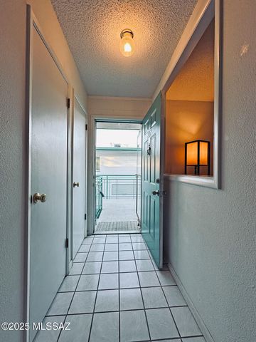 1776 S Palo Verde B202, Tucson, AZ 85713