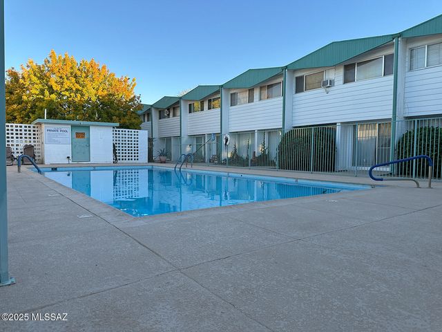 1776 S Palo Verde B202, Tucson, AZ 85713