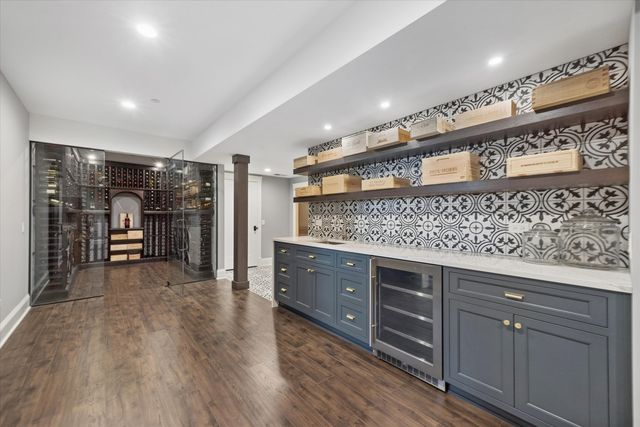 1102 White Pine Lane, Western Springs, IL 60558