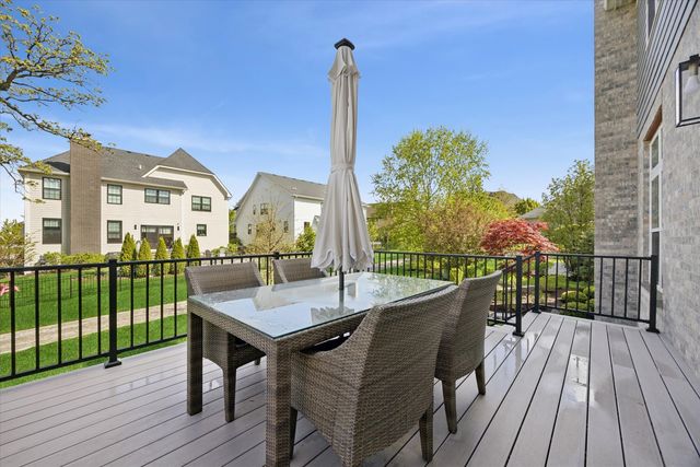 1102 White Pine Lane, Western Springs, IL 60558