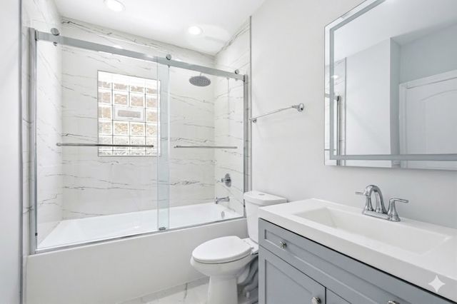 6337 N Oakley Avenue 3, Chicago, IL 60659