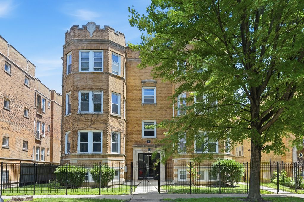 6337 N Oakley Avenue 3, Chicago, IL 60659