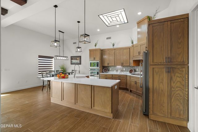 253 Mar Vista Place, Horizon City, TX 79928