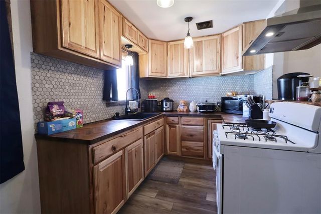 713 E PROCTOR Place, Midwest City, OK 73110