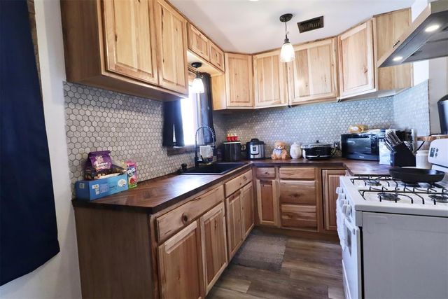 713 E PROCTOR Place, Midwest City, OK 73110