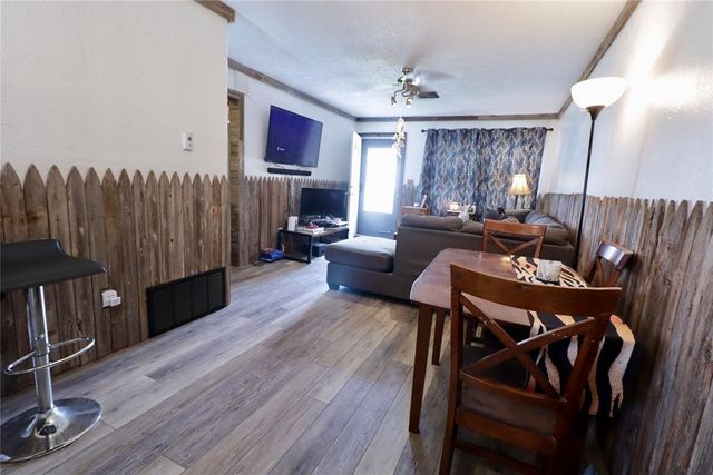 713 E PROCTOR Place, Midwest City, OK 73110